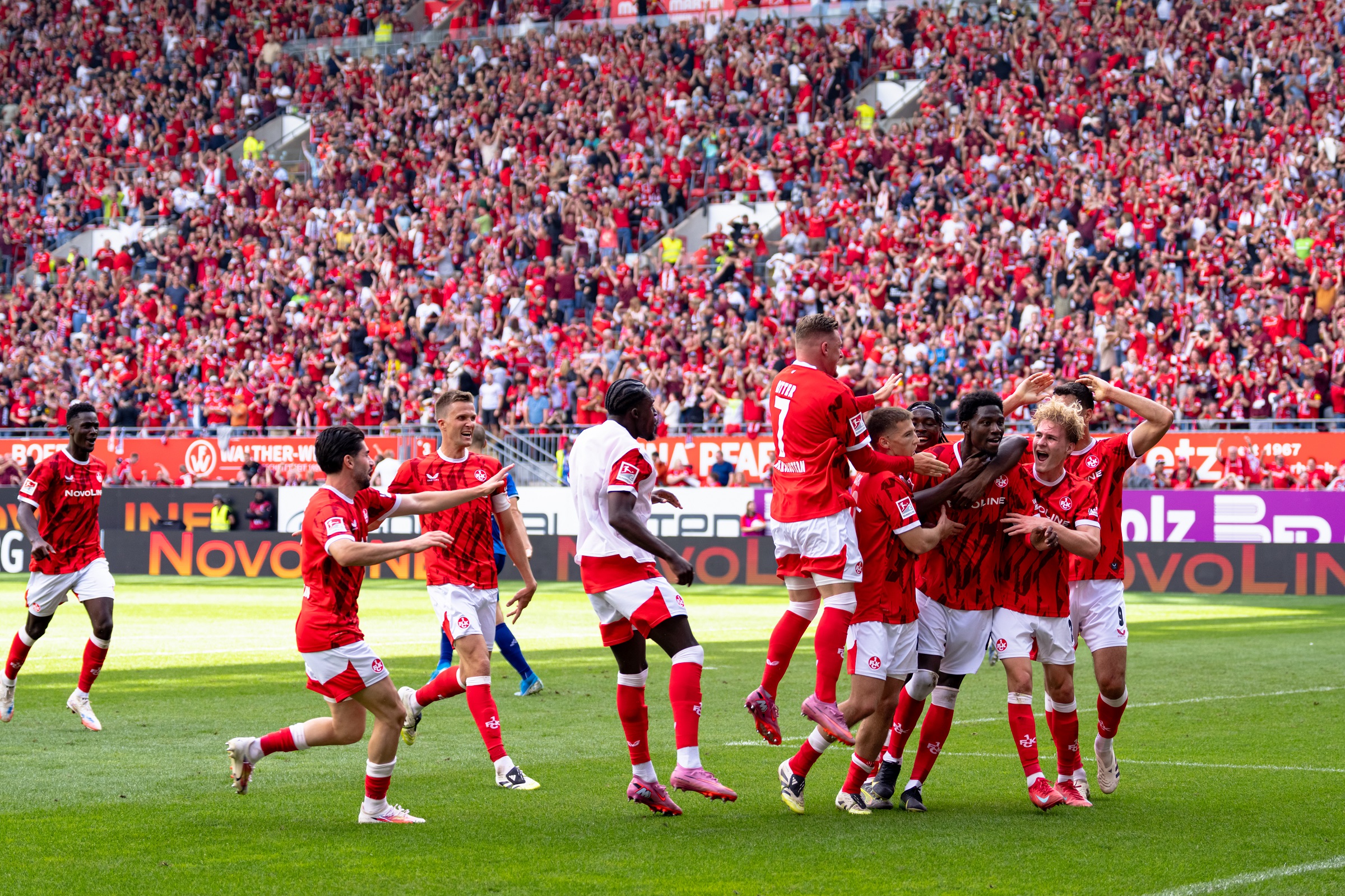 Der 1. FC Kaiserslautern beim Heimspiel auf dem Betzenberg