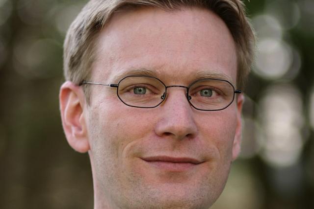 Professor Sascha Henninger